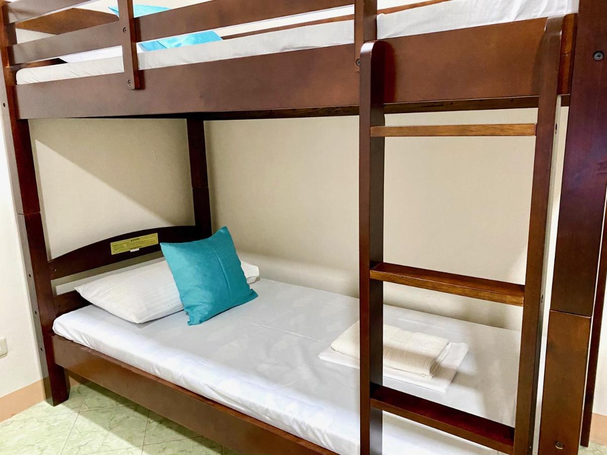 Rqs Hostel Таклобан Экстерьер фото